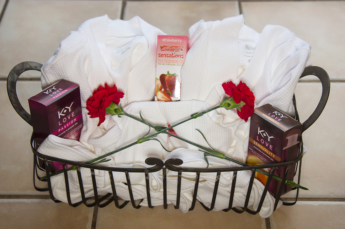 Romantic Gift Basket Ideas For Couples
 Couples Massage Romantic Gift Basket