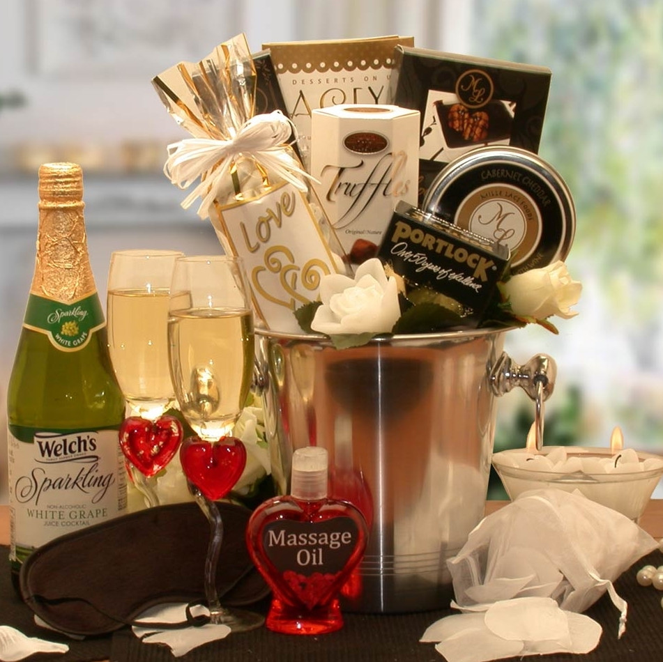 Romantic Gift Basket Ideas For Couples
 Deluxe Romantic Evening For Two Gift Basket