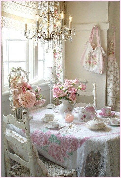 Shabby Chic Tea Party Ideas
 Shabby chic for a tea party Devine Dining Rooms