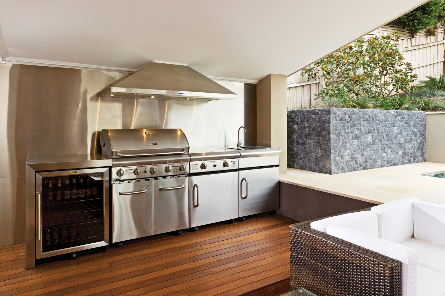 Stainless Steel Outdoor Kitchens
 Cooking capers A look at outdoor kitchens pletehome