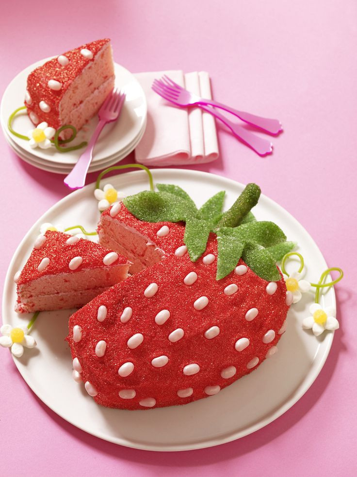 Strawberry Birthday Cake Ideas
 Best 25 Strawberry birthday cake ideas on Pinterest