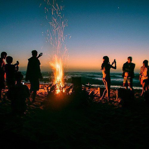Summer Bonfire Party Ideas
 Best 25 Beach bonfire ideas on Pinterest
