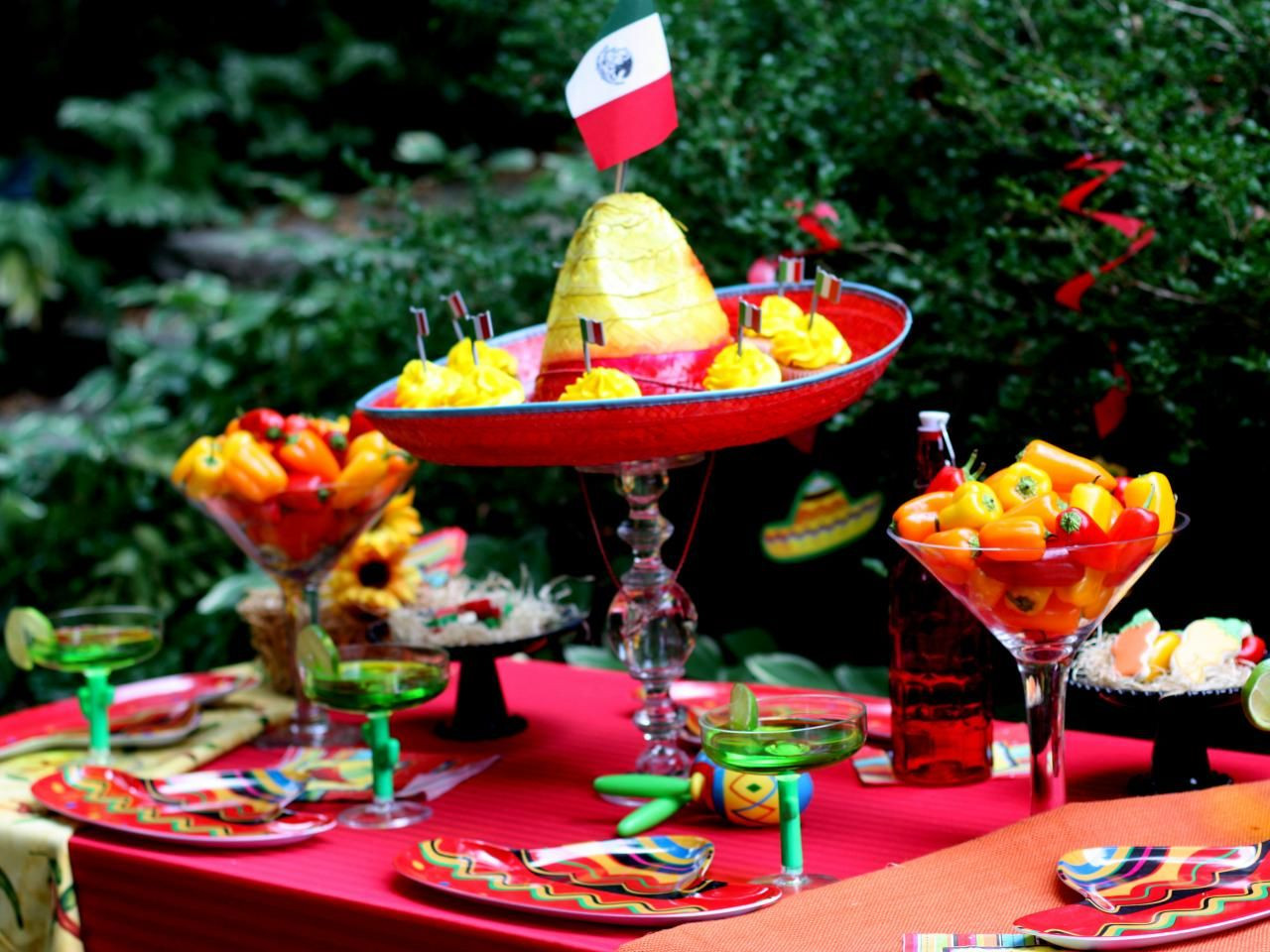 Summer Party Decoration Ideas
 Sizzling Themes for an Outdoor Summer Party