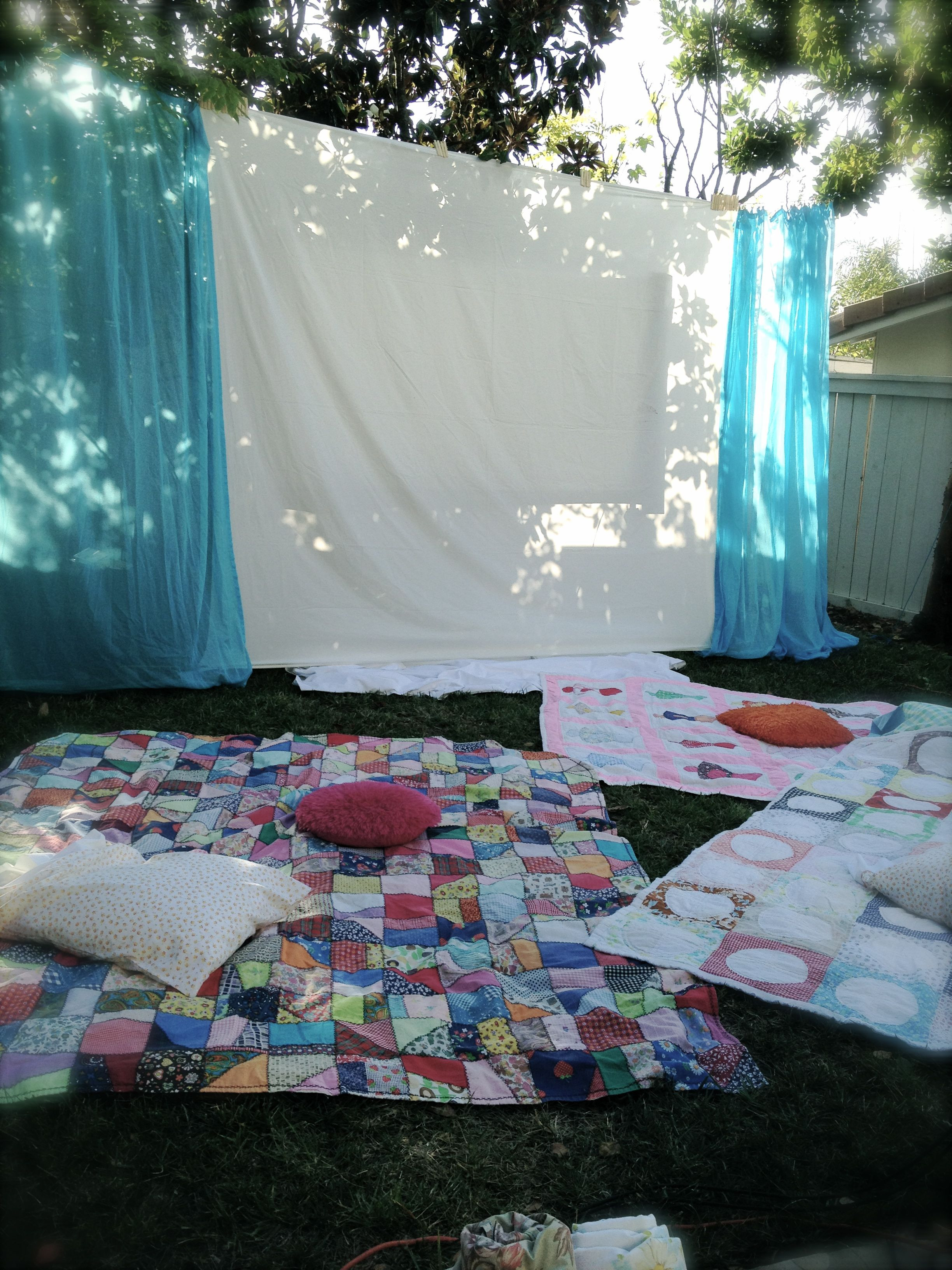Sweet Sixteen Party Ideas For Summer
 Sweet Sixteen Backyard Movie Night now if only my