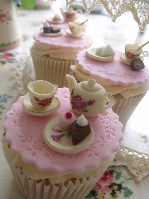 Tea Party Cupcake Ideas
 Cupcakes Decorating With Mini Tea Sets s
