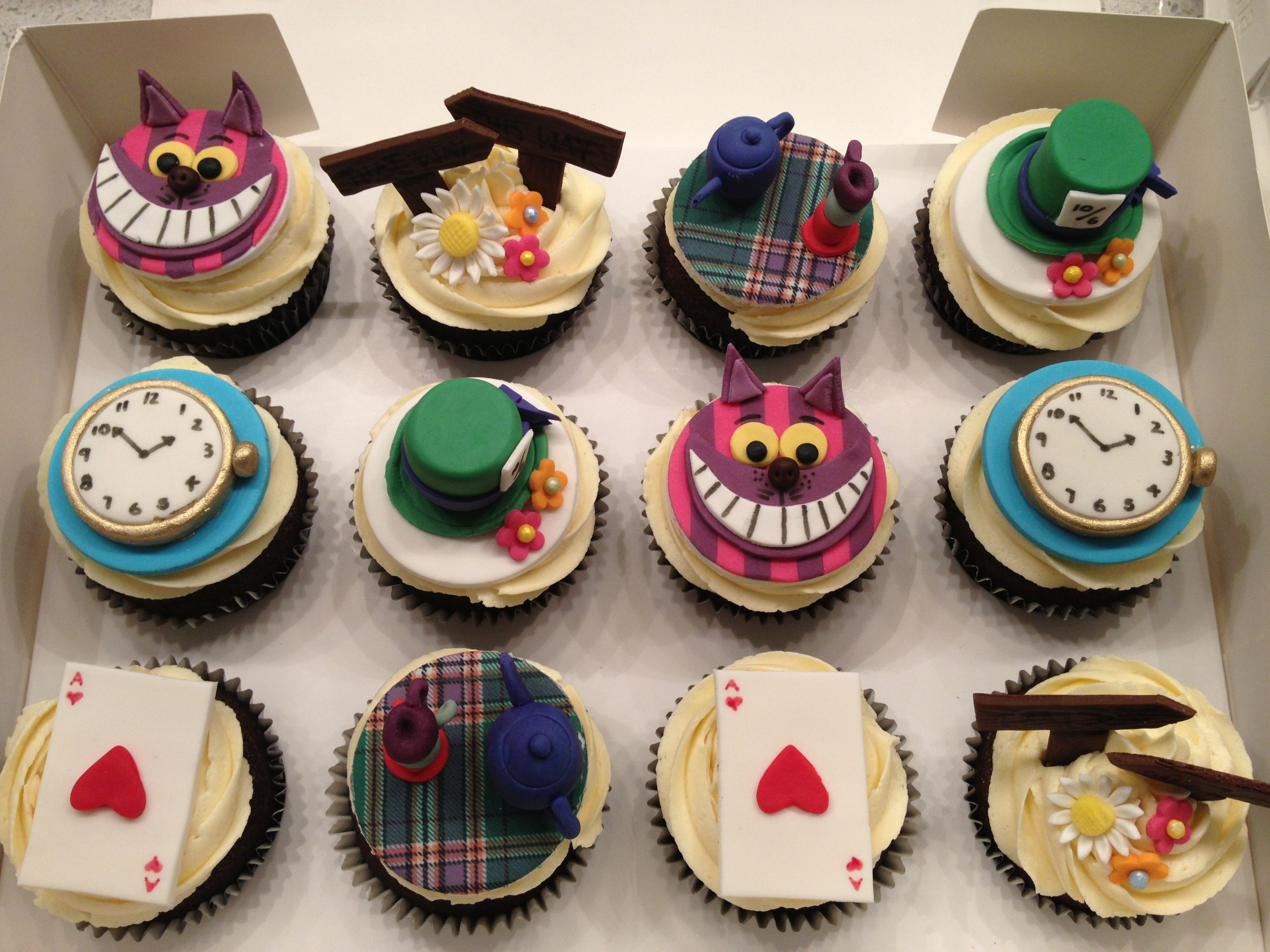 Tea Party Cupcake Ideas
 Mad Hatter cupcakes miettecreations madhatter cupcakes