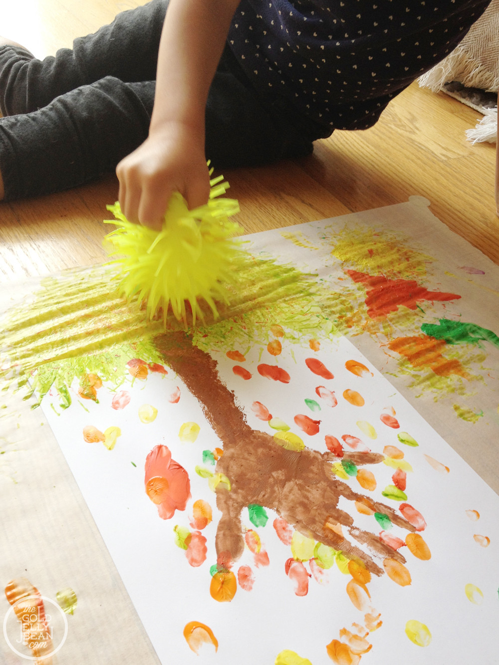 Toddler Art And Craft Ideas
 Fall Artwork Finger Print Trees