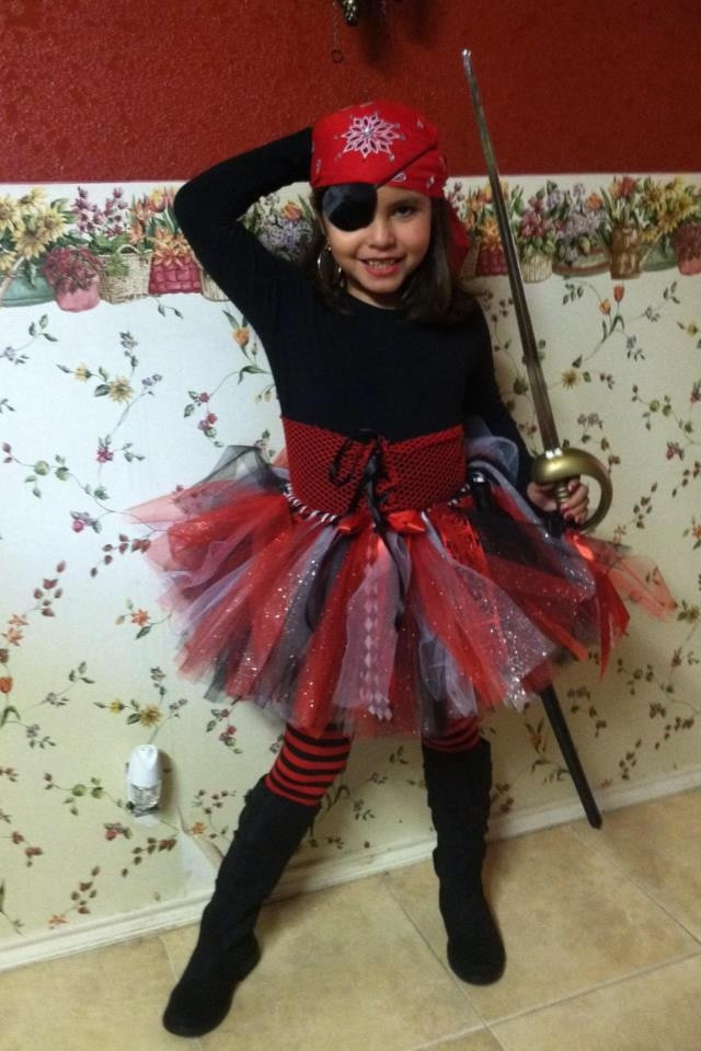 Toddler Pirate Costume DIY
 Best 25 Pirate costume girl ideas on Pinterest