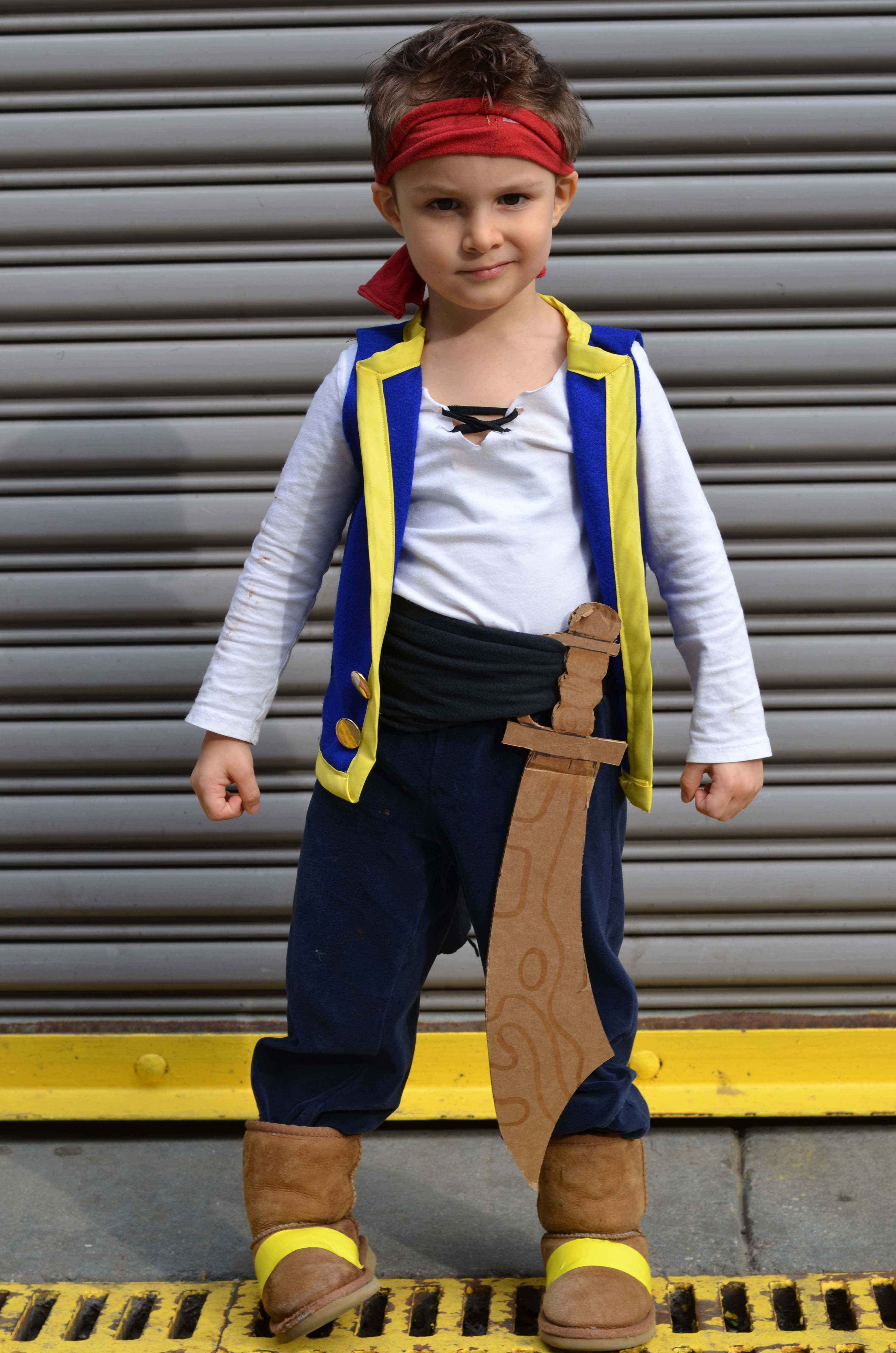 Toddler Pirate Costume DIY
 DIY Halloween Costumes for Kids