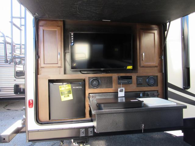Travel Trailers With Outdoor Kitchens
 Travel Trailers With Outdoor Kitchens – Wow Blog