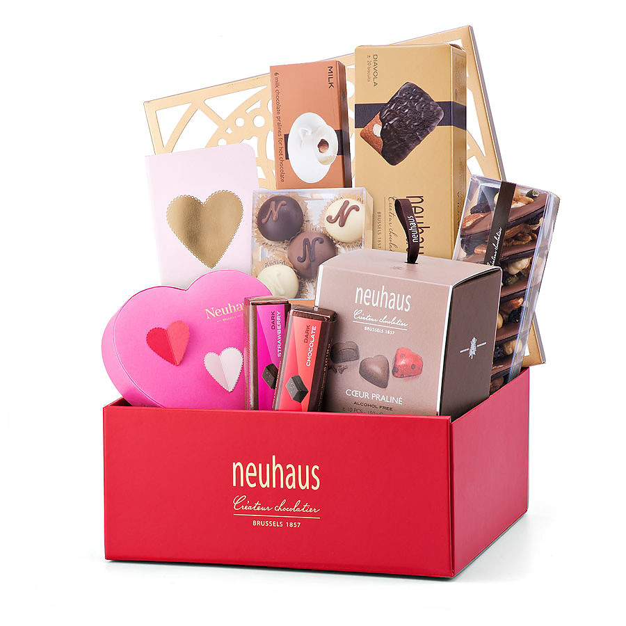 Valentine Gift Box Ideas
 Neuhaus Deluxe Valentine Gift Box Delivery in Germany by