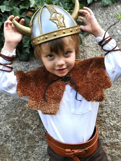 Viking Costume DIY
 DIY Halloween Easy and Affordable Viking Costume Under