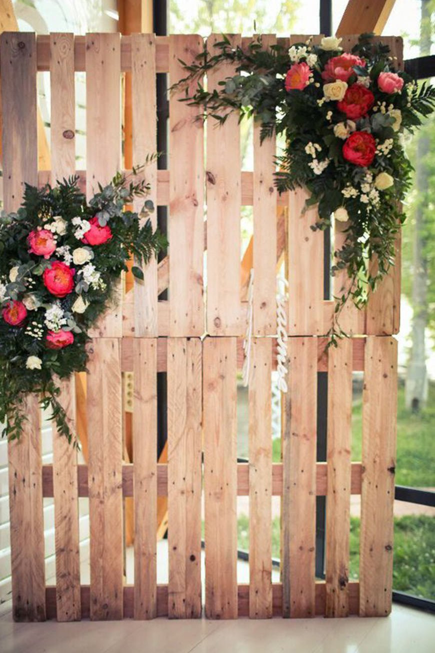Wedding Backdrop DIY
 DIY booths To Suit Any Wedding