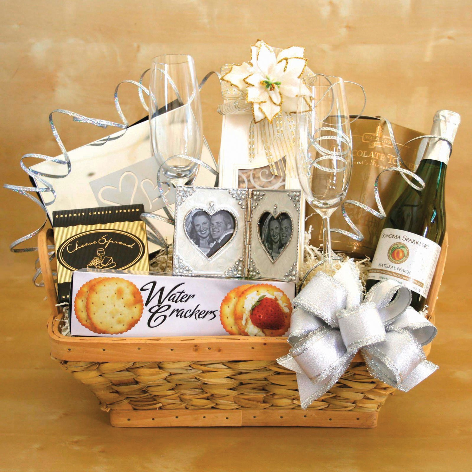 Wedding Gift Basket Ideas
 Simple Wedding Gifts