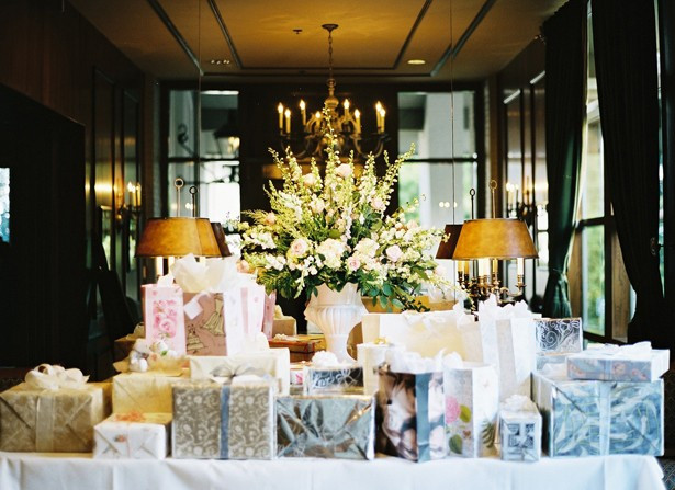 Wedding Gift Table Ideas
 7 Hot Wedding Gift Trends of 2013