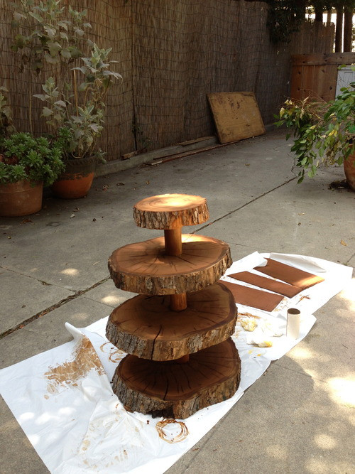 Wood Cake Stand DIY
 DIWhy Poor Girl Wedding Guide DIY Wooden cupcake stand