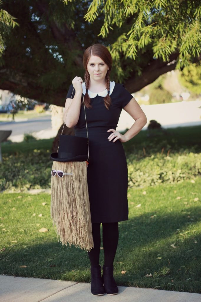 Addams Family Costumes DIY
 DIY Halloween Costume Wednesday Addams and Cousin It