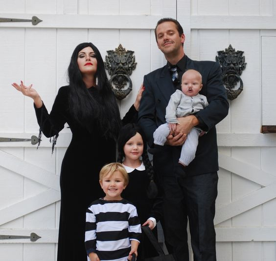 Addams Family Costumes DIY
 Pinterest • The world’s catalog of ideas