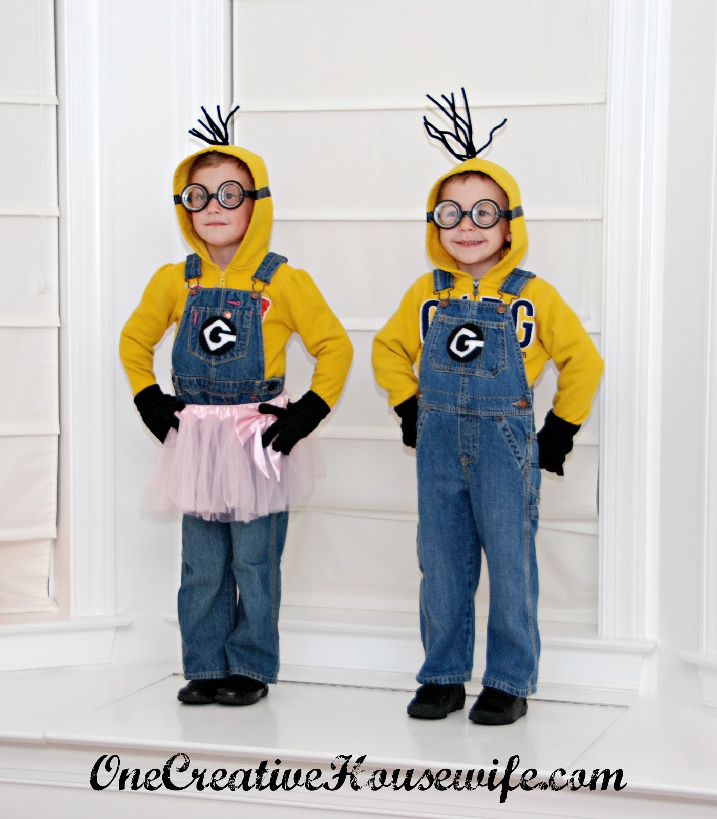 Adult DIY Halloween Costumes
 e Creative Housewife Despicable Me Minion Costumes