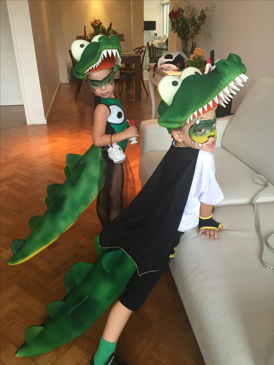 Alligator Costume DIY
 Crocodiles costumes MariáEnzo Fantasias