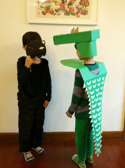 Alligator Costume DIY
 Black Panther and Mr Croc black panther costume