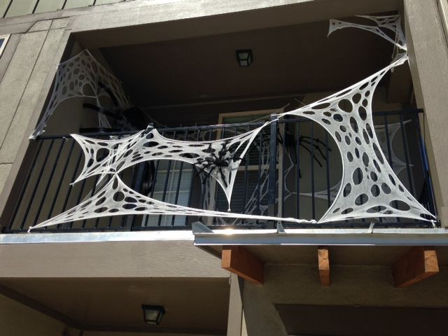 Apartment Balcony Halloween Decorations
 1000 ideas about Apartment Balconies on Pinterest