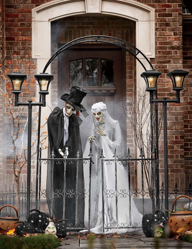 Apartment Balcony Halloween Decorations
 best images about Halloween I Adore on Pinterest