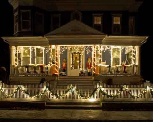 Apartment Christmas Lights
 Apartment Christmas Decorations Tips For Outdoor – Born In