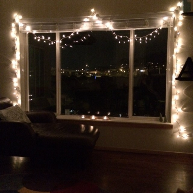 Apartment Christmas Lights
 How to Decorate for Christmas in an Apartment • the new