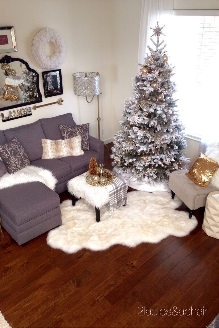 Apartment Sized Christmas Trees
 Christmas Decoration Ideas For Studio Apartments