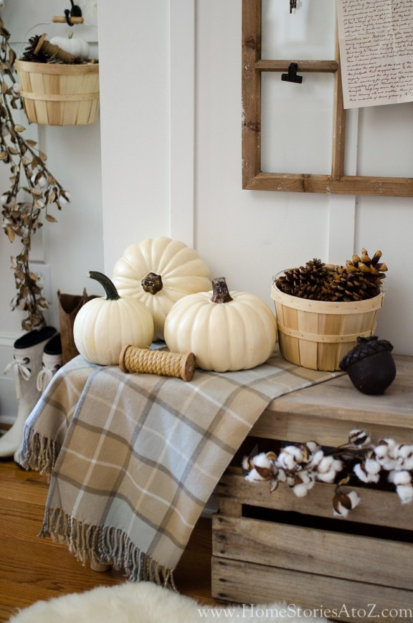 At Home Fall Decor
 7 Tips to Creating Simple Seasonal Vignettes