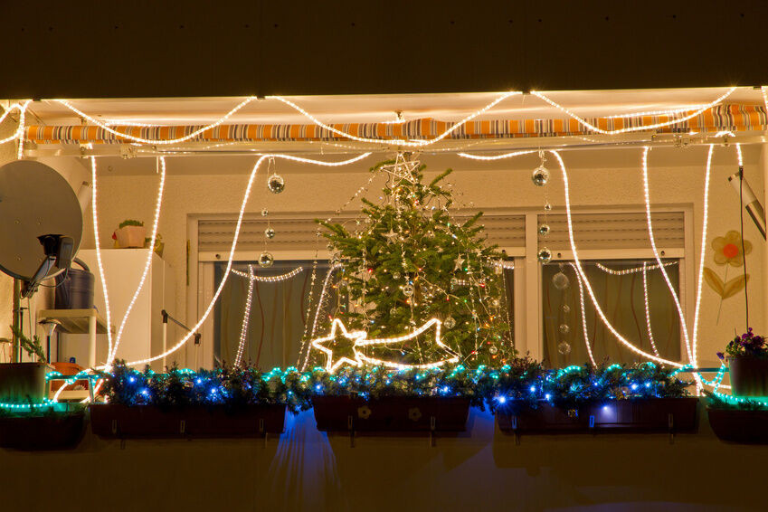 Balcony Christmas Lights
 How to Decorate Your Apartment Balcony for Christmas