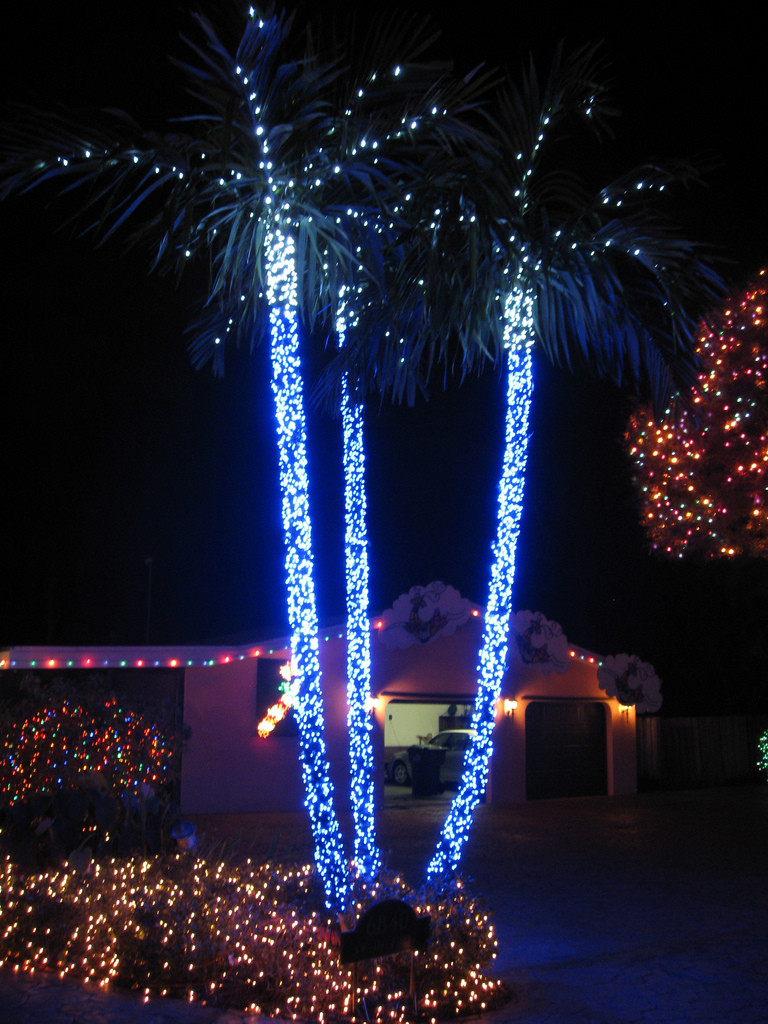 Best Outdoor Christmas Decorations
 Top 10 Biggest Outdoor Christmas Lights House Decorations