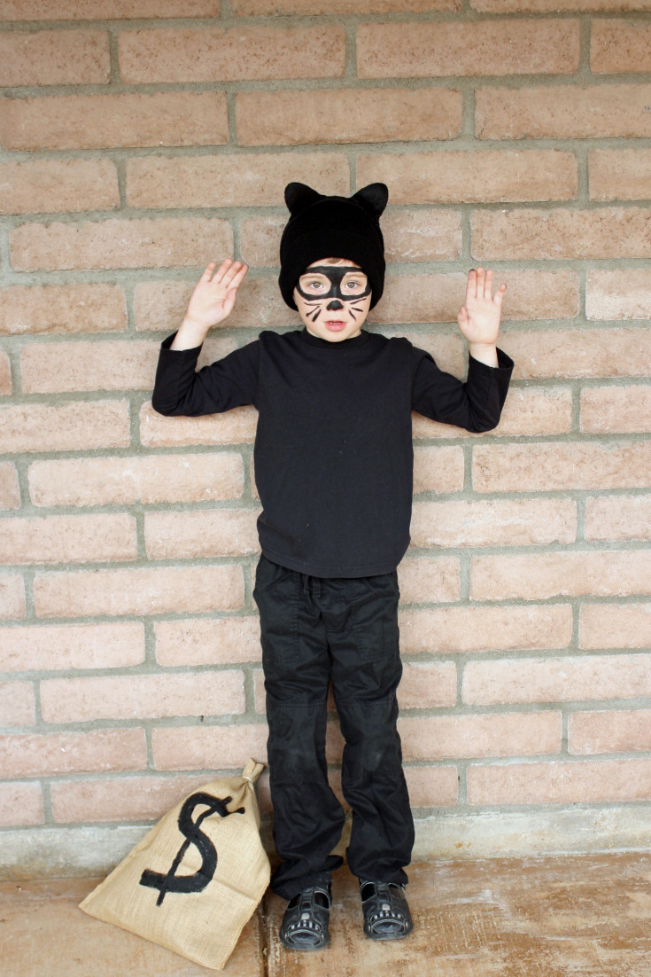 Cat Costume DIY
 Easy Cat Burglar Costume
