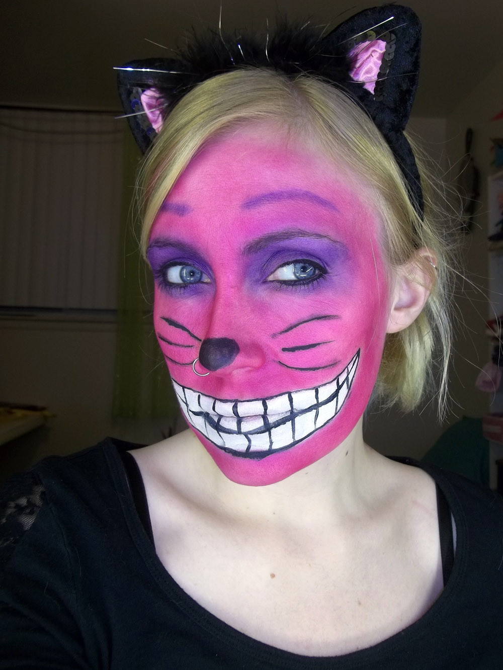 Cheshire Cat Costume DIY
 Everyday and Costume Makeup Tutorials and Favorites