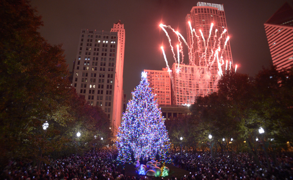 Chicago Christmas Tree Lighting 2019
 Chicago Christmas tree lighting dazzles in Millennium Park