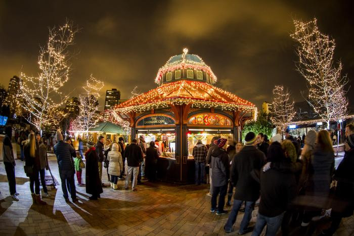 Chicago Christmas Tree Lighting 2019
 13 Spots in Chicago for Christmas Lights