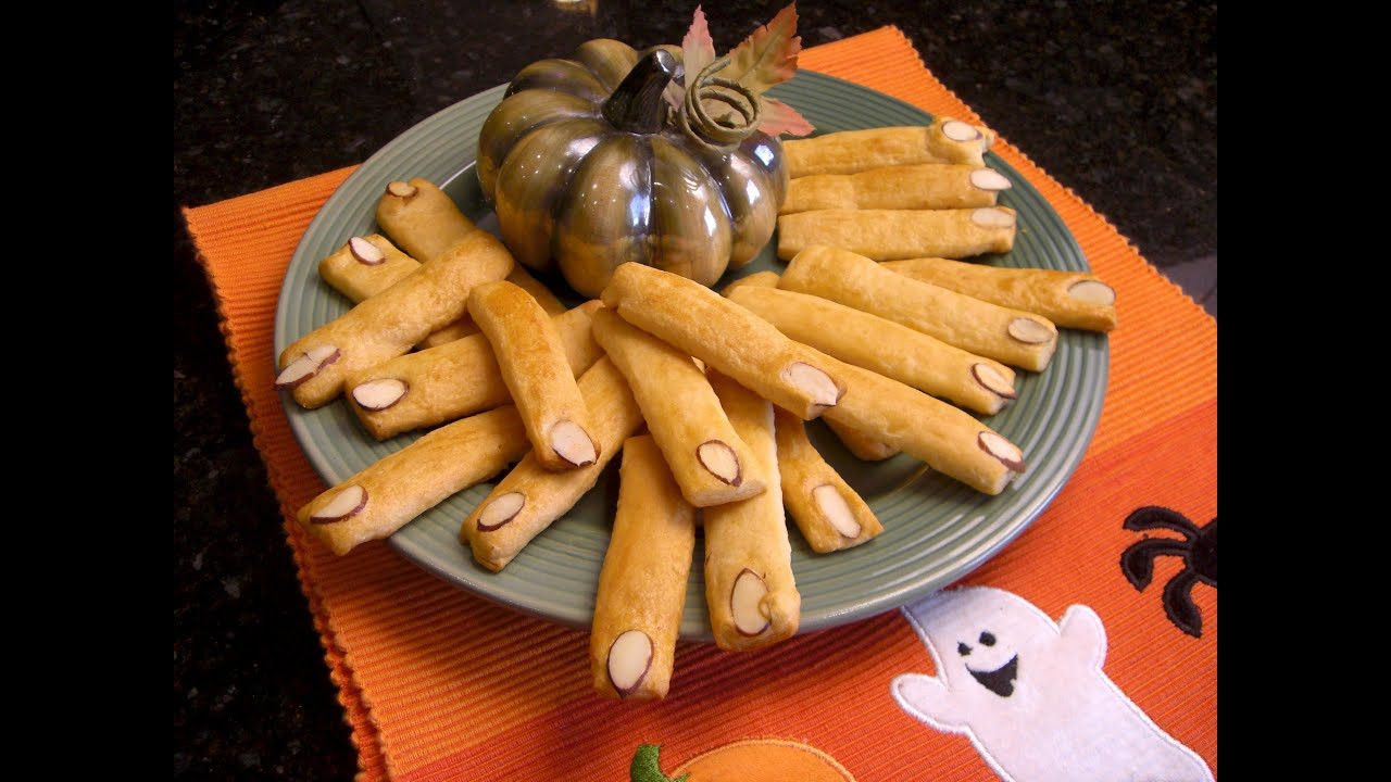 Children'S Halloween Party Food Ideas
 Halloween Party Food Ideas and Recipes Spooky Breadstick