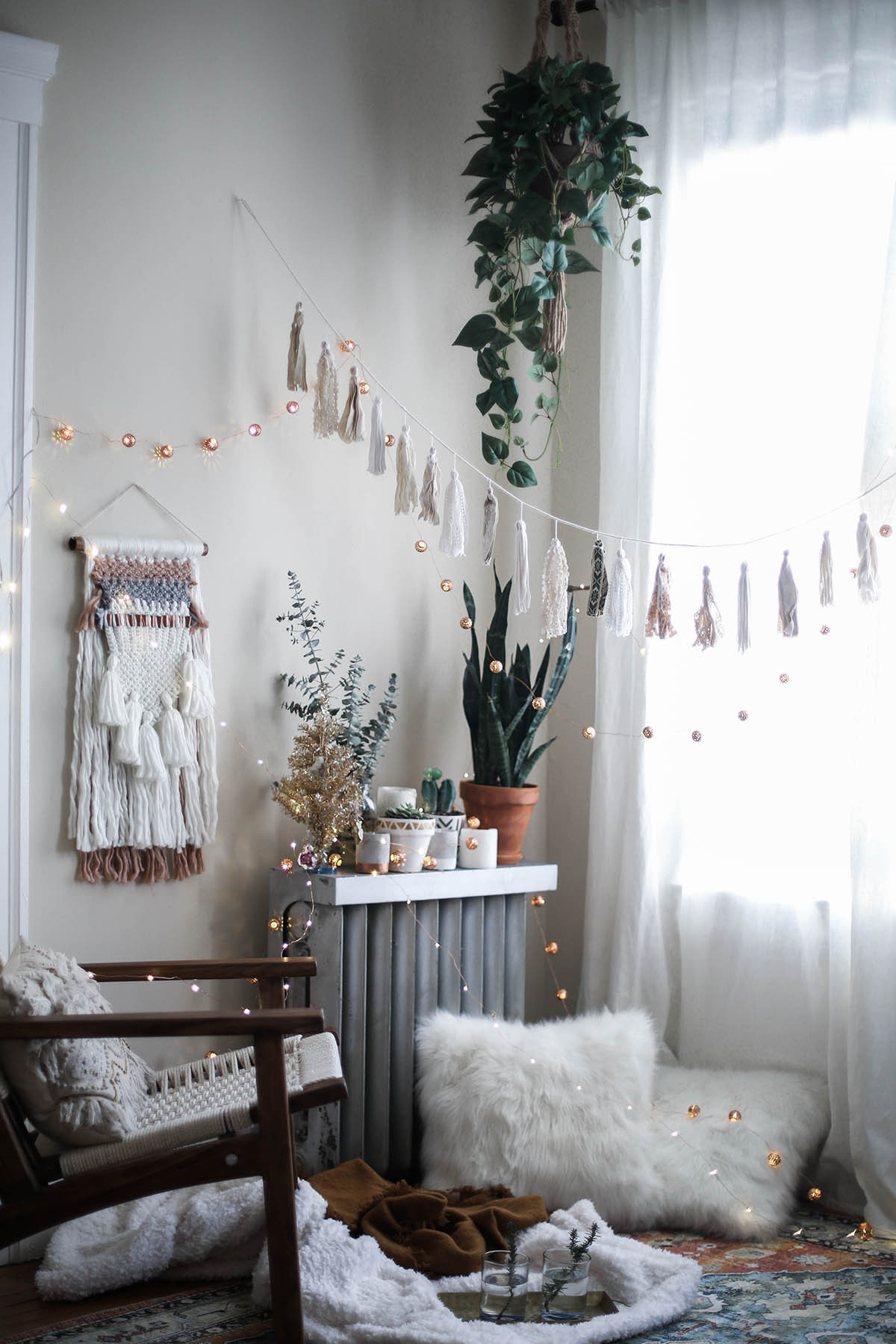 Christmas Apartment Decor
 A Cozy Holiday with Urban Outfitters – Advice from a