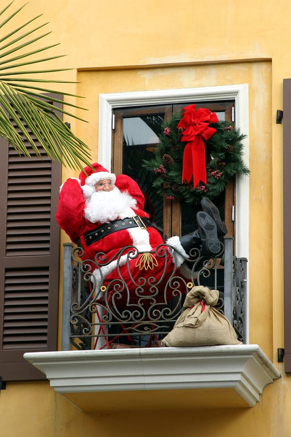 Christmas Balcony Decorating
 Decorating Your Apartment Townhome or Condo Balcony for