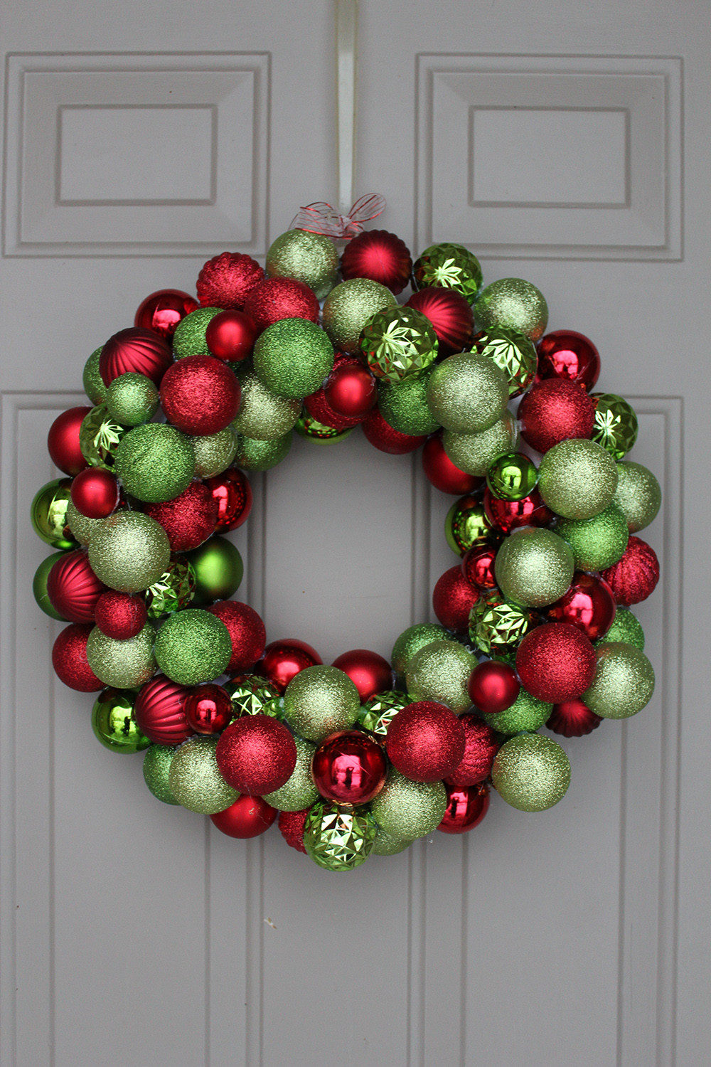 Christmas Ball Wreath DIY
 DIY Ornament Wreath under $30