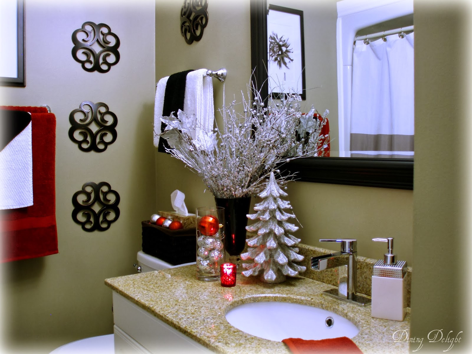 Christmas Bathroom Decor Ideas
 Dining Delight Christmas Home Tour 2013