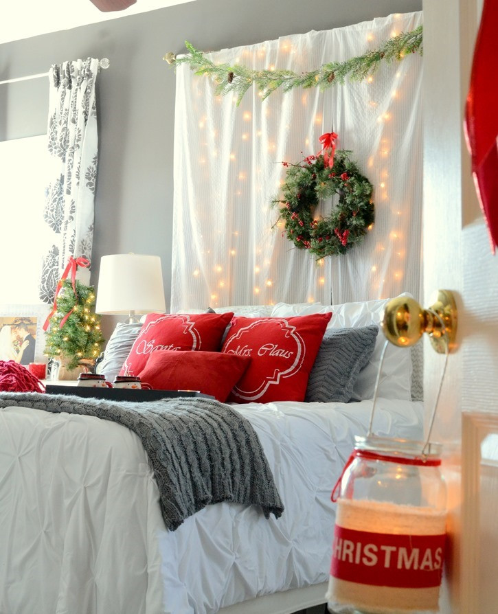 Christmas Bedroom Decoration
 Romantic Christmas Bedroom