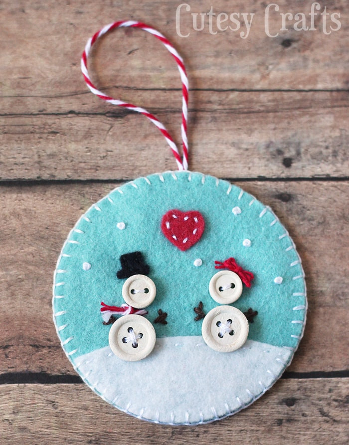 Christmas Crafts DIY
 Button and Felt DIY Christmas Ornaments Cutesy Crafts