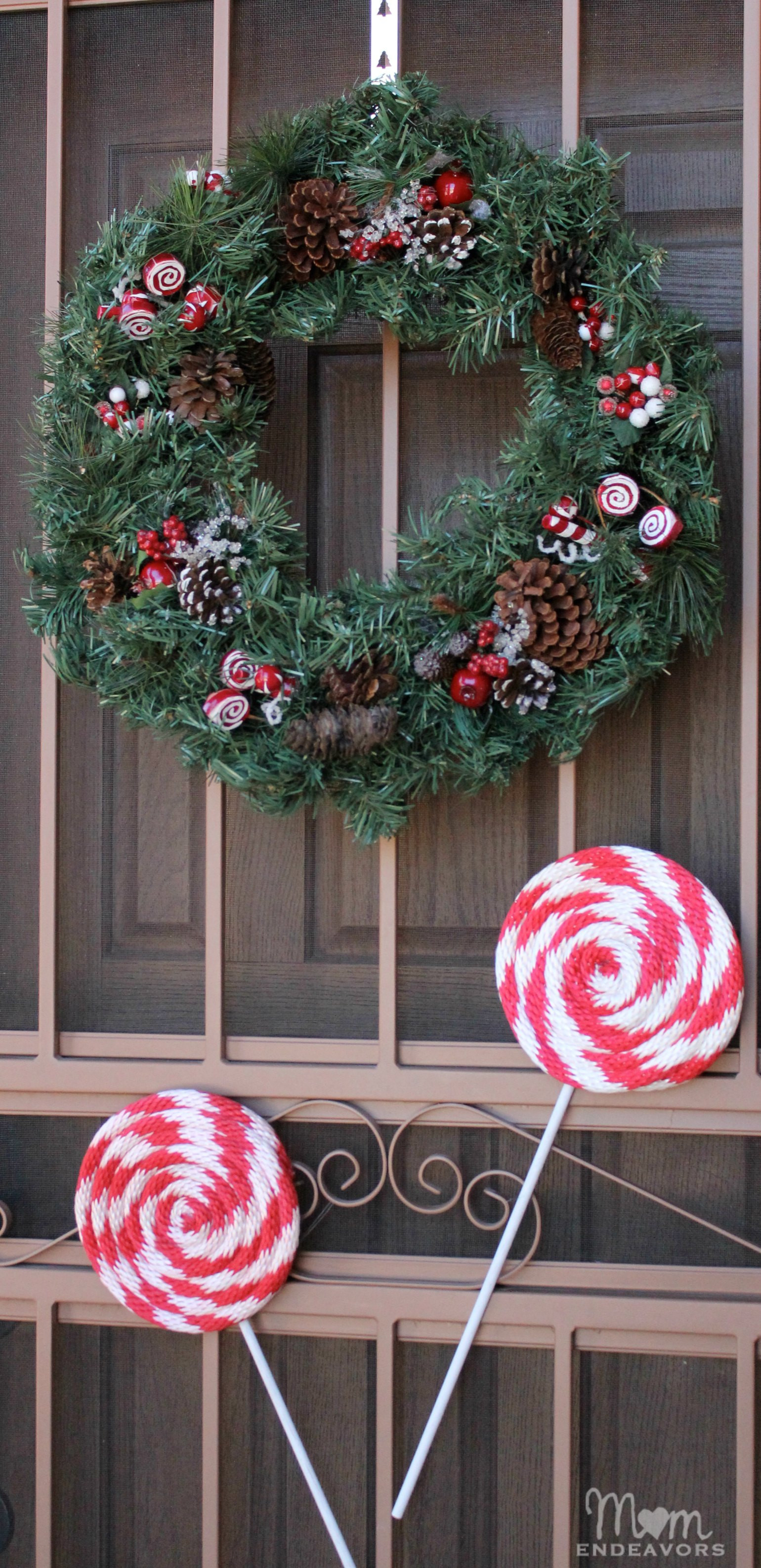 Christmas Decor DIY
 DIY Peppermint Lollipops Christmas Decor
