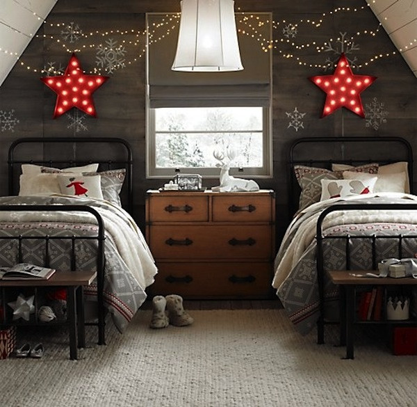 Christmas Decorated Bedroom
 Bringing Neutral Colors Into Your Christmas Home Decor