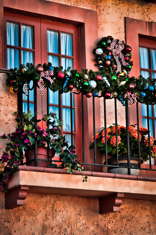 Christmas Decorations For Balcony
 Christmas Decorating Ideas for Your Balcony