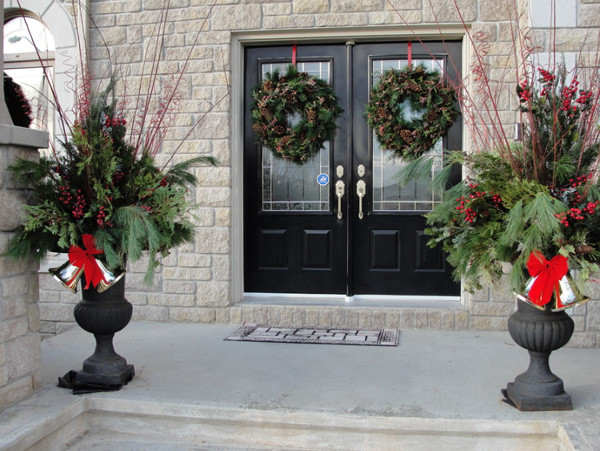 Christmas Decorations For Front Porch
 BEAUTIFUL OUTDOOR CHRISTMAS PORCH DECORATION IDEAS