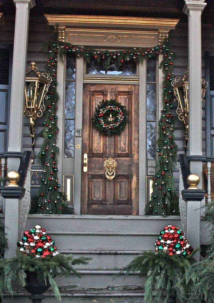 Christmas Decorations For Front Porch
 Best 25 Christmas front porches ideas on Pinterest