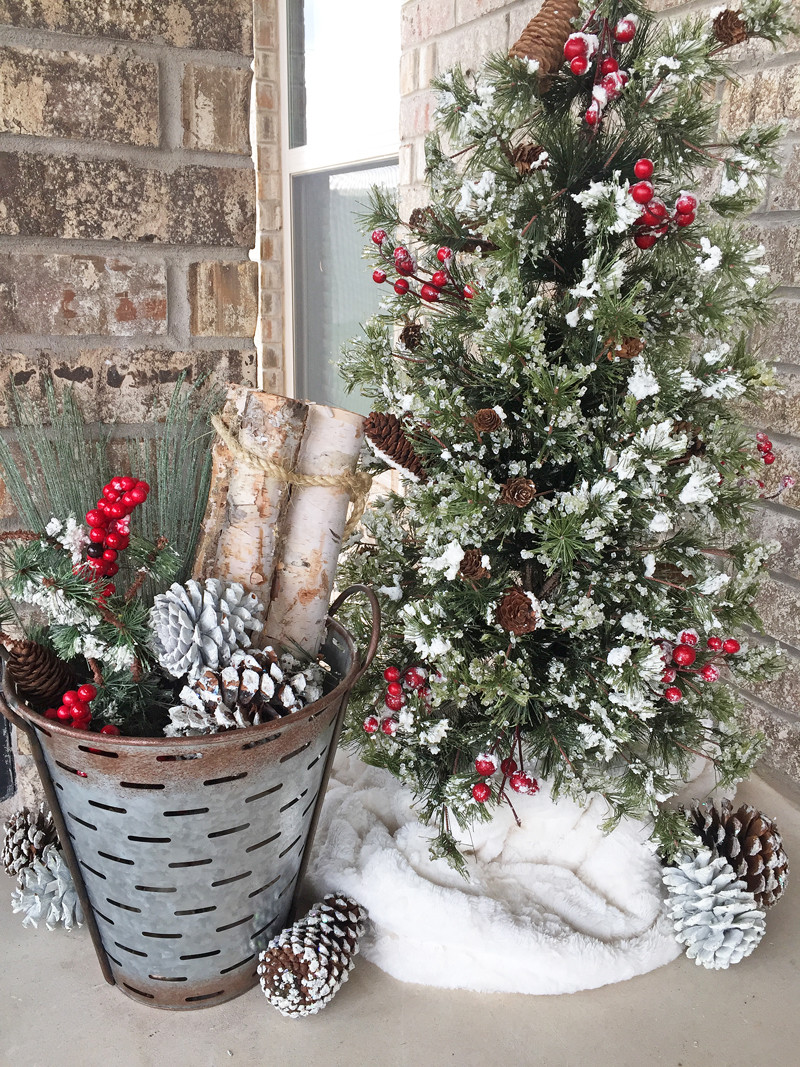 Christmas Decorations Outdoor
 Rustic Christmas Decorations For an Outdoor Fireplace or Patio
